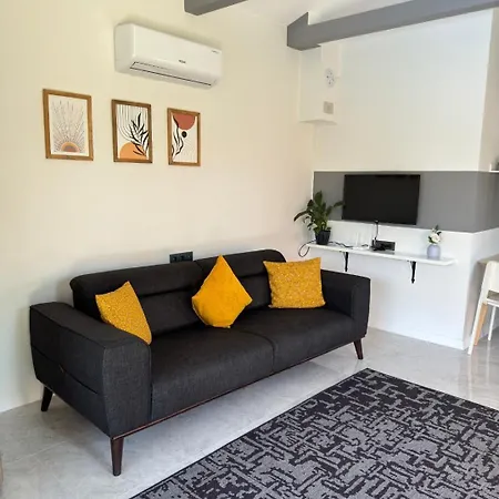 Ortaca'da, 1+1 ,doga Icinde, Limon Cicegi Villa